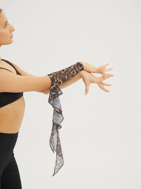 Танцевальная митенка из сетки на руку