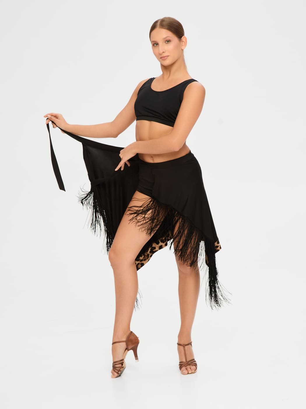 Асимметричная юбка-косынка с кистями — изображение 3