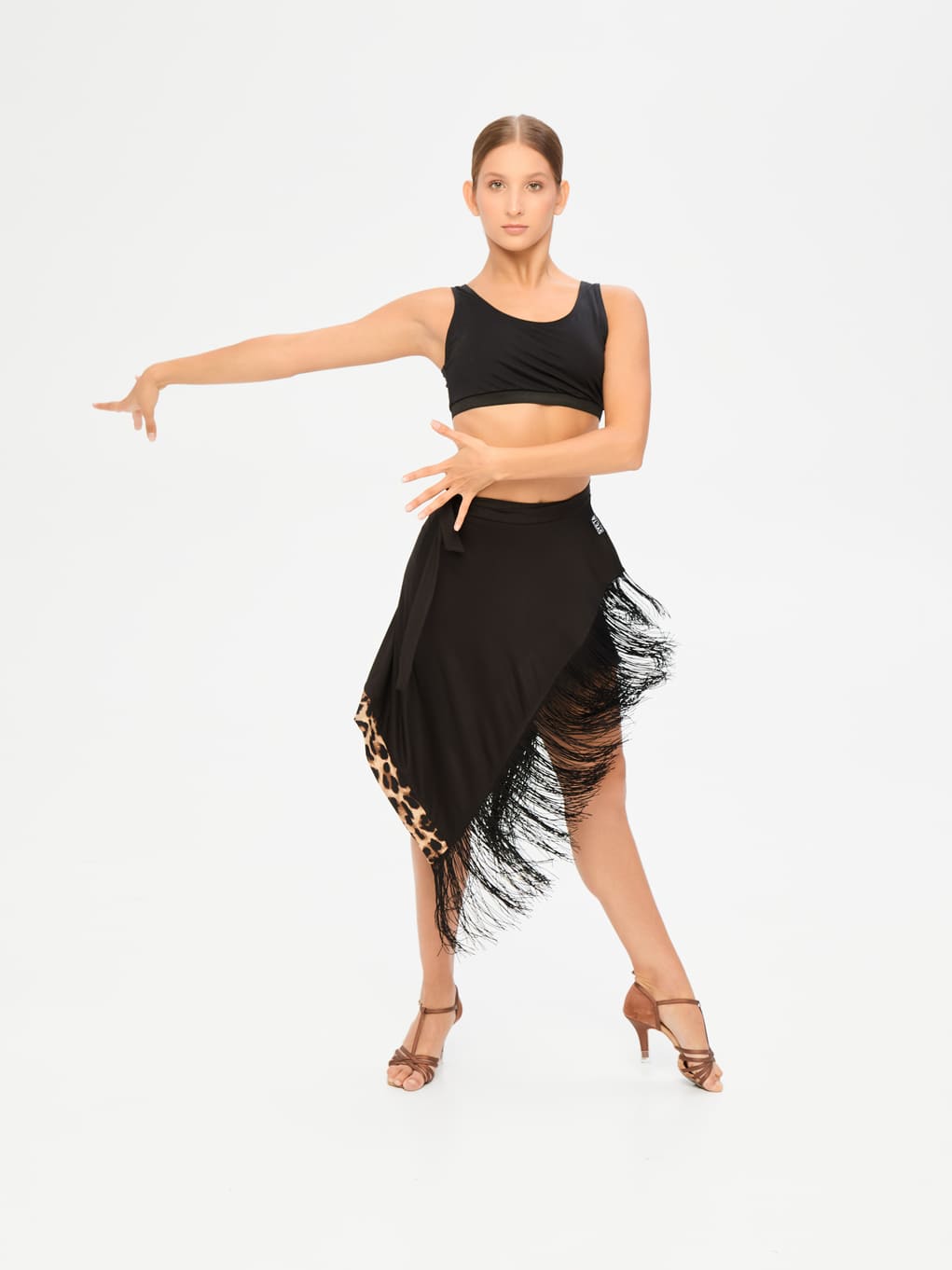 Асимметричная юбка-косынка с кистями — изображение 4