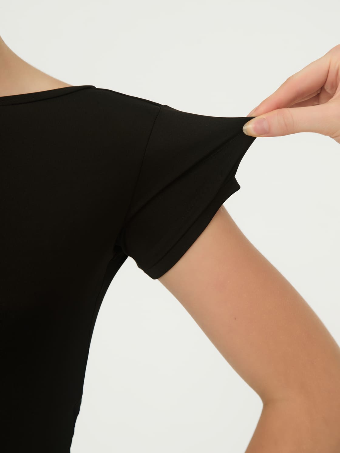 Топ с кружевом на спине — изображение 4