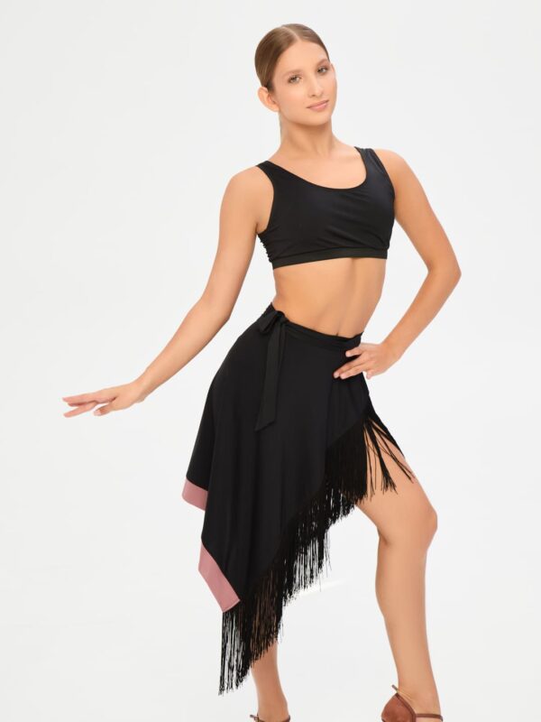 Асимметричная юбка-косынка с кистями