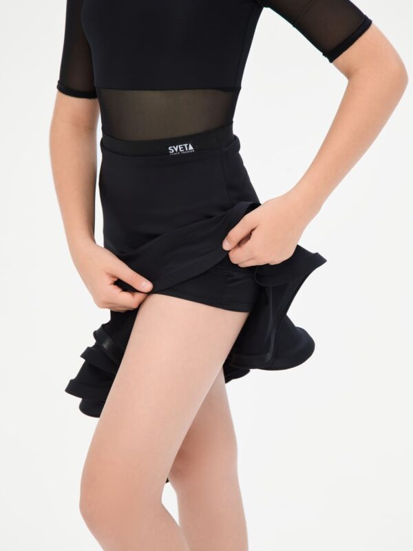 Ассиметричная юбка с воланом