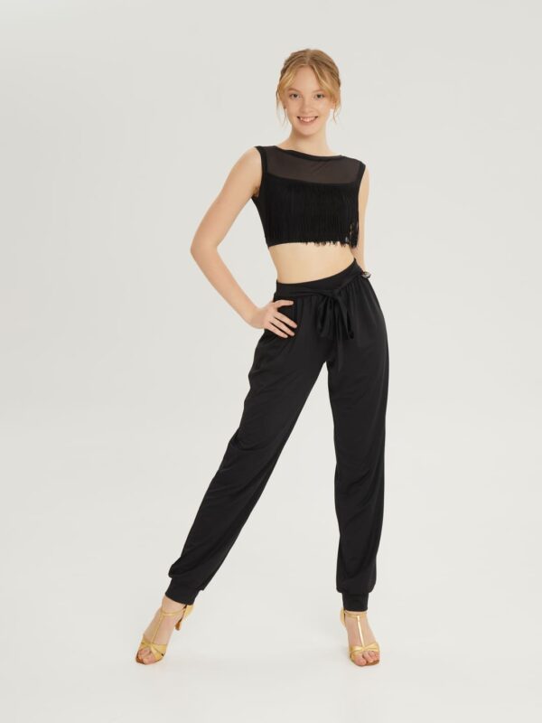 Топ короткий с кистями